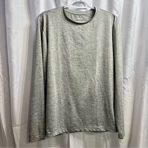 2(X)IST Long Sleeved Gray Crew Neck Shirt Size Medium